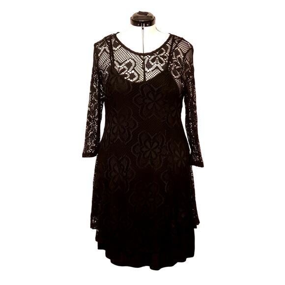 The Paragon Dresses & Skirts - The Paragon Black Lace Two‑Piece Dress Set